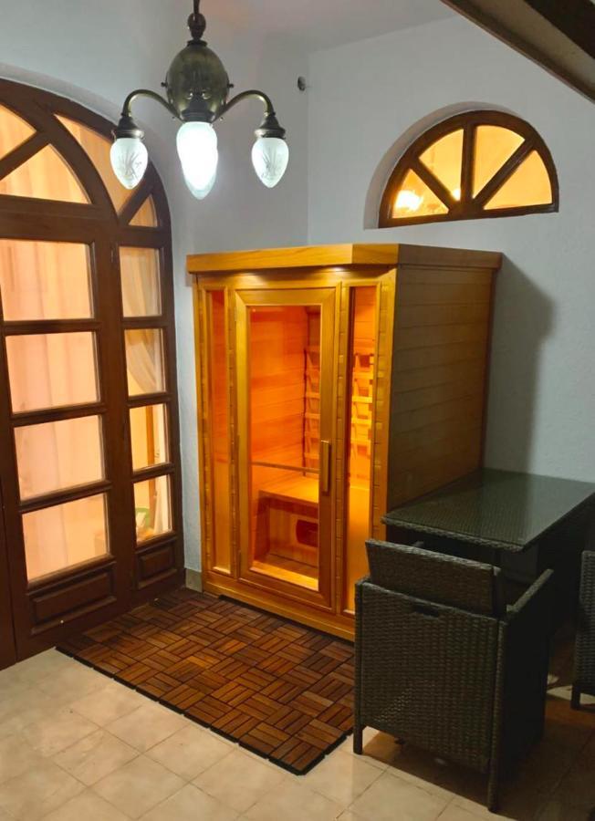 Villa Butterfly Budapest Exteriör bild