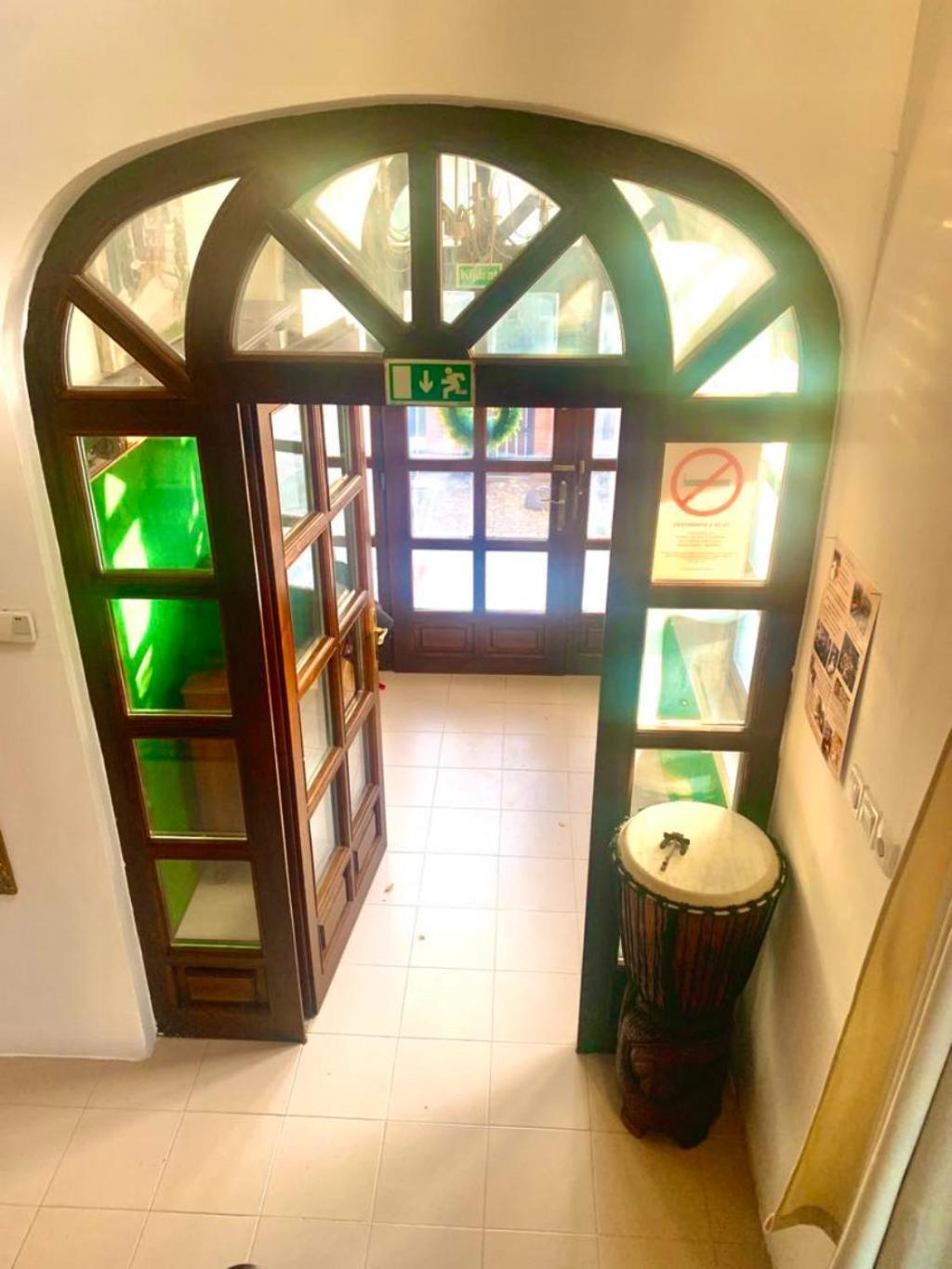 Villa Butterfly Budapest Exteriör bild